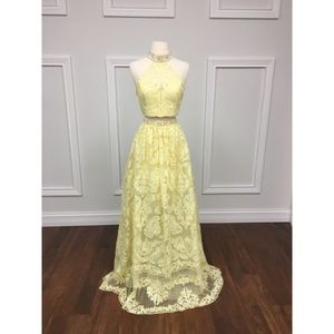 Gorgeous Yellow Sherri Hill Prom